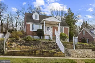 409 Oak Ct, Baltimore, MD 21228 - Photo 2