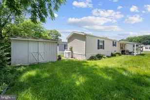 109 Judywood Ln, Essex, MD 21221 - Photo 2