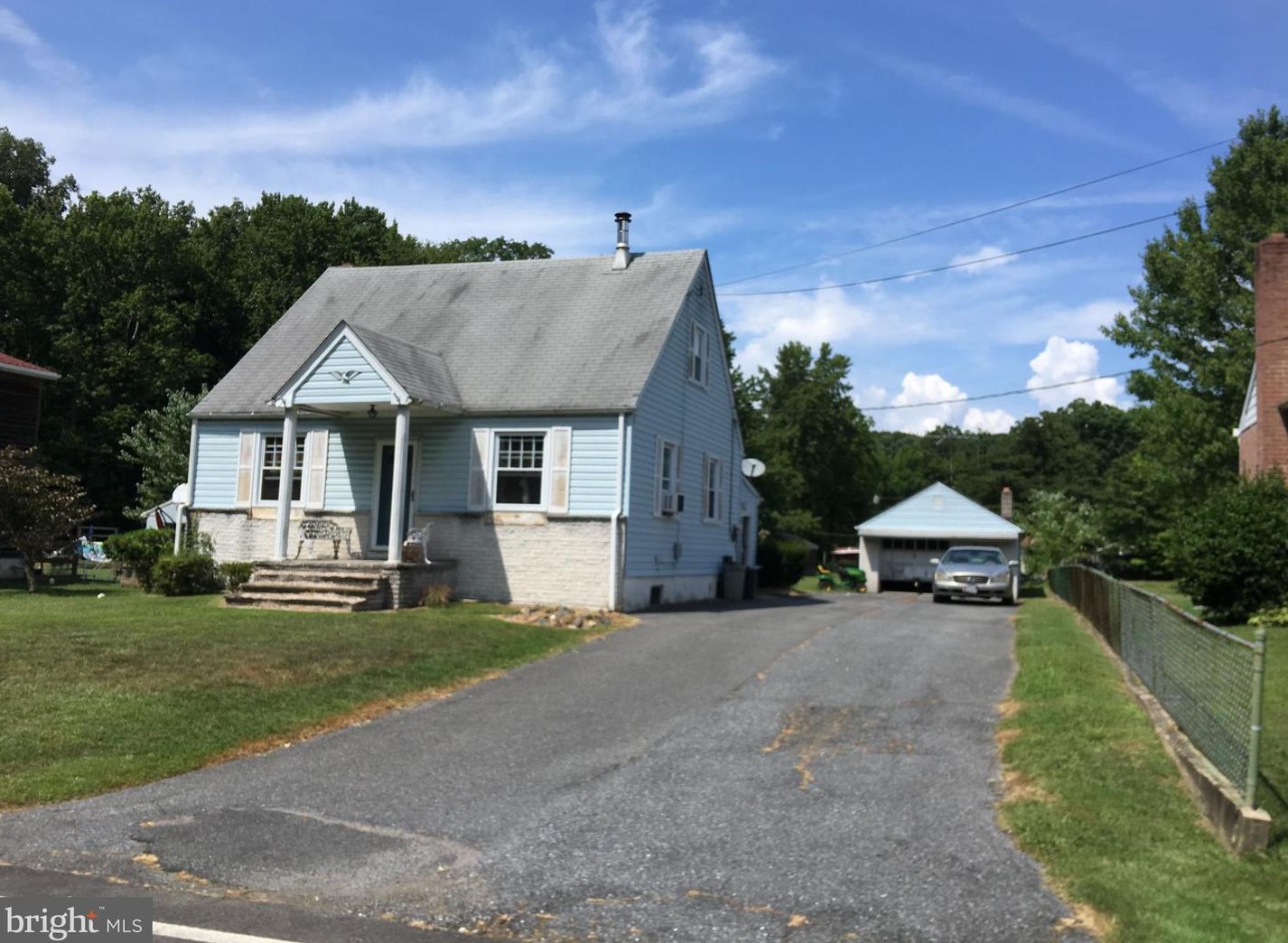 2114 Turkey Point Rd, Baltimore, MD 21221-1826