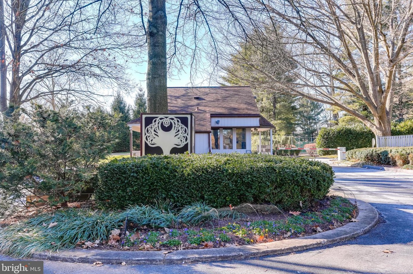 5 Whitebridge Ct, Baltimore, MD 21208-1736