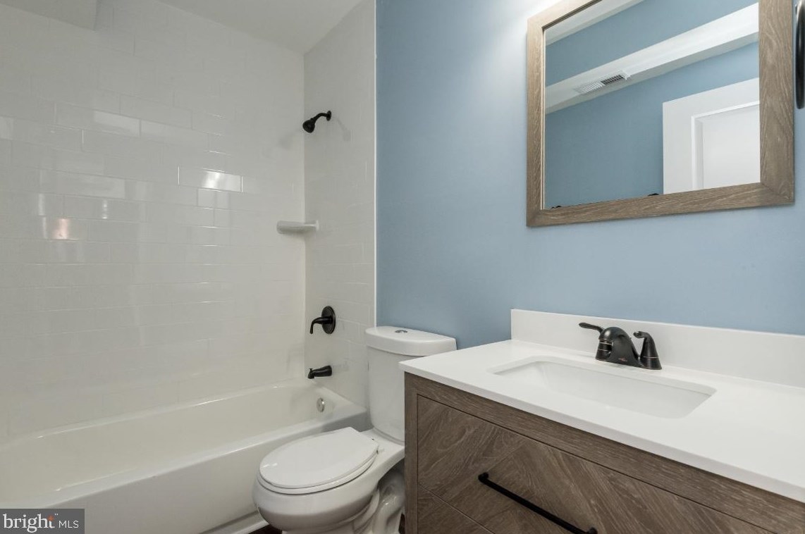 501 Dorsey Ave, Baltimore MD  21221-6713 exterior