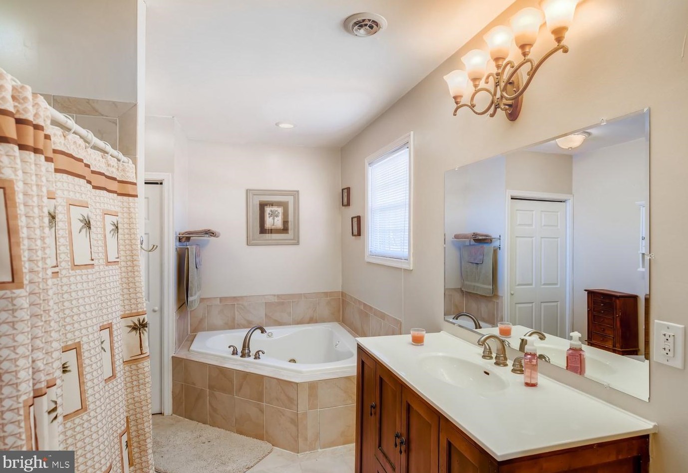 1605 Mt, Baltimore MD  21237-1308 exterior