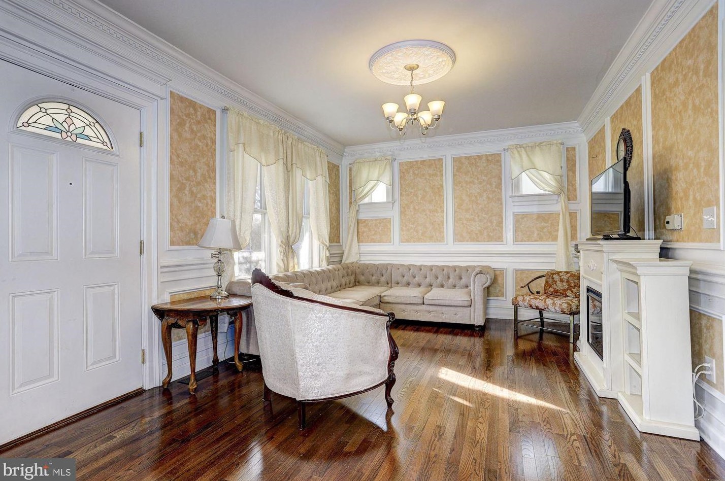 1254 Greystone Rd, Baltimore, MD 21227-2301