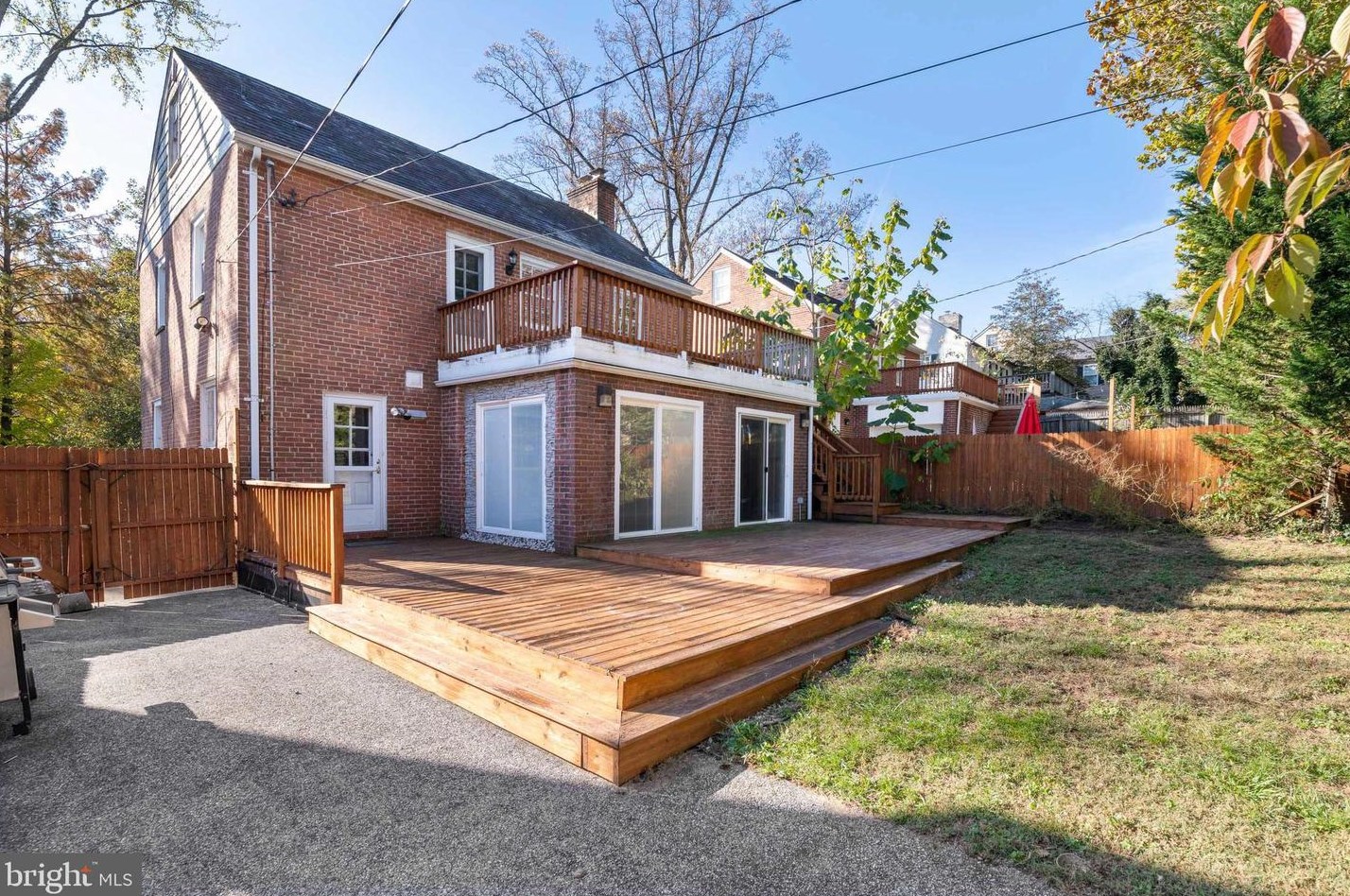 622 Stevenson Ln, Baltimore MD 21286-7601 exterior