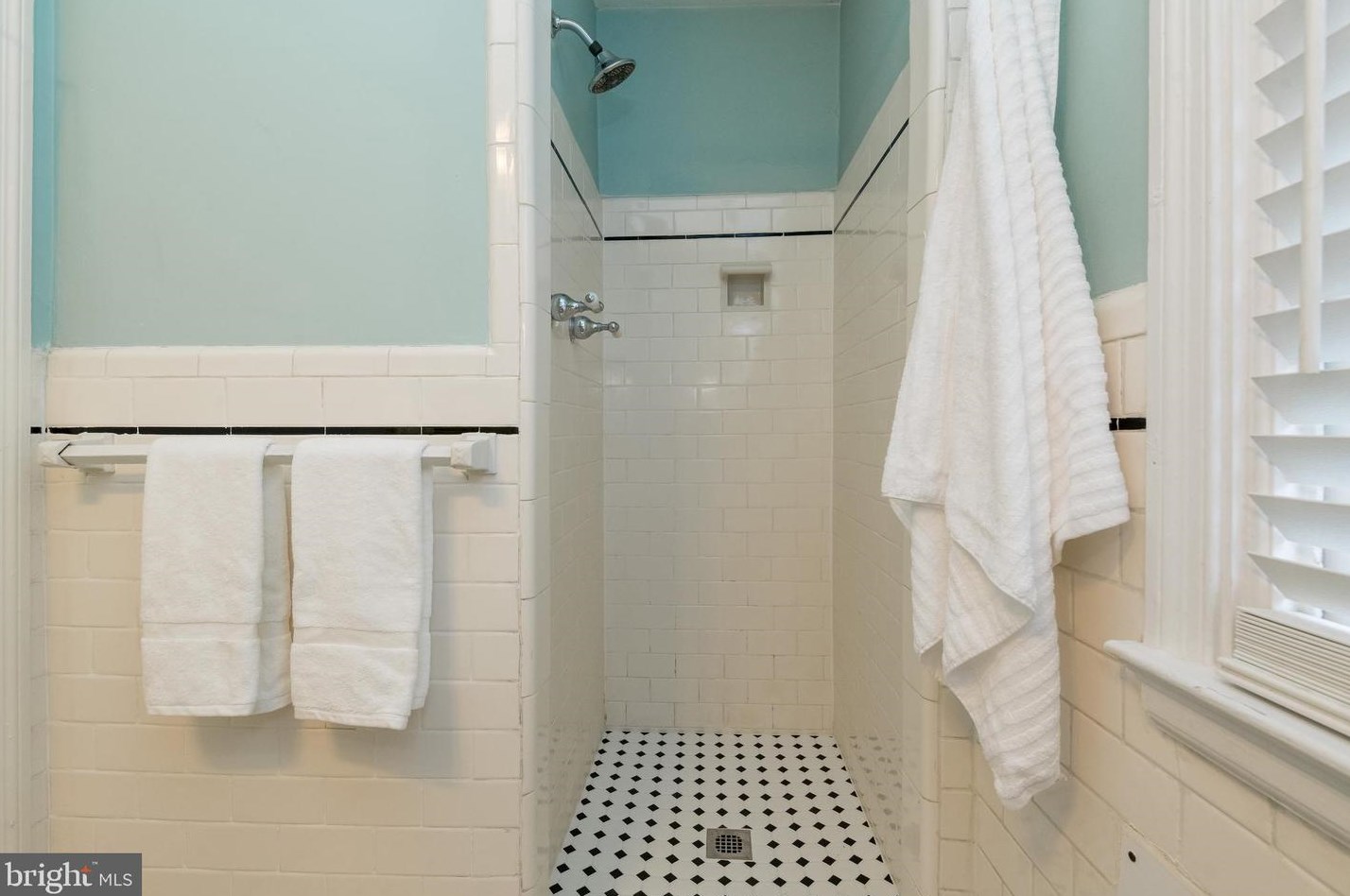 622 Stevenson Ln, Baltimore MD 21286-7601 exterior