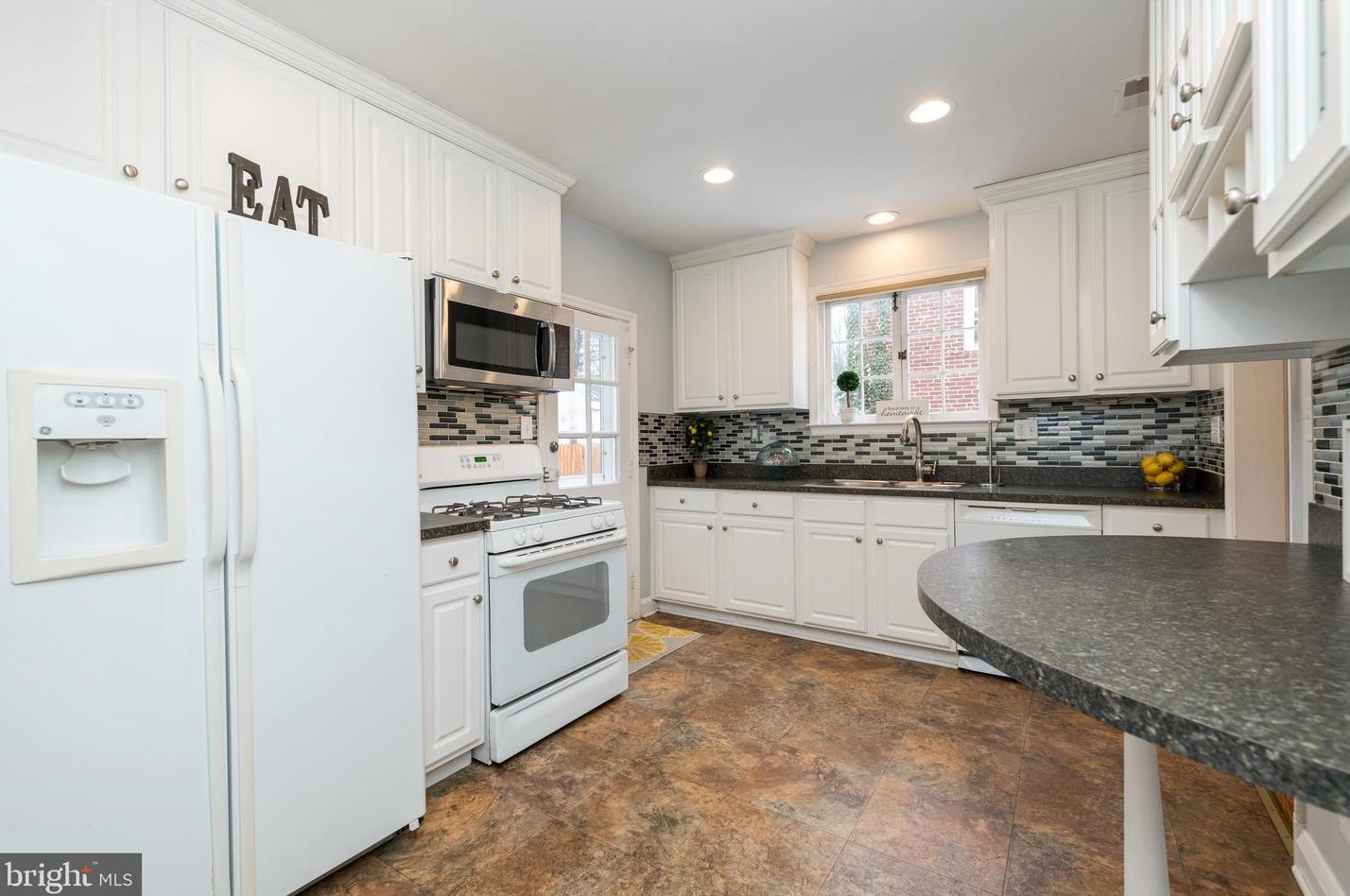 622 Stevenson Ln, Baltimore MD 21286-7601 exterior