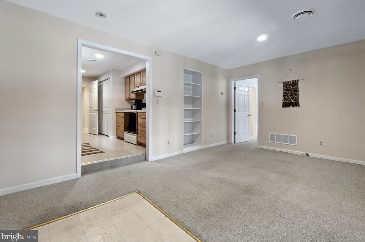 1016 Valewood Rd, Baltimore MD 21286-1653 exterior