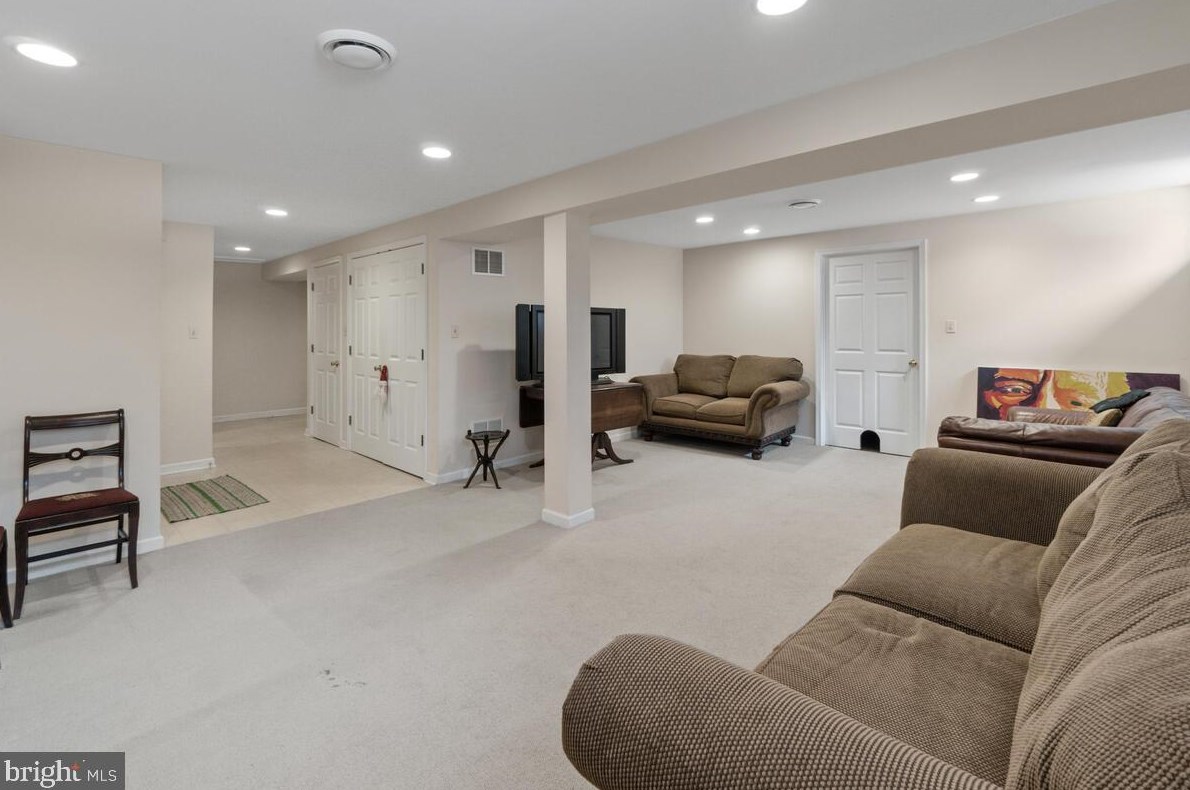 1016 Valewood Rd, Baltimore MD 21286-1653 exterior