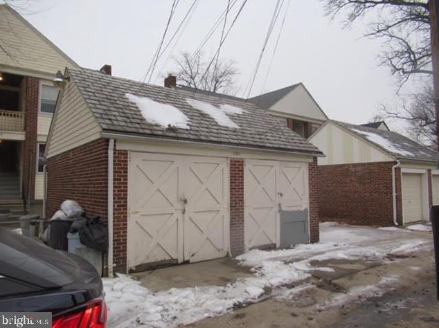 2905 Dunglow Rd, Baltimore, MD 21222-5108