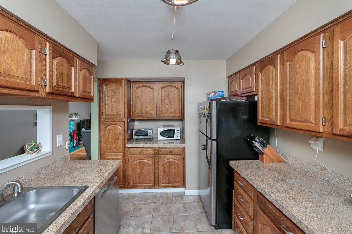 105 Glenrae Dr, Baltimore, MD 21228-5239