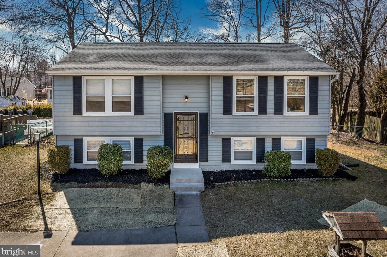 9 Raintree Ct, Baltimore, MD 21221-3270