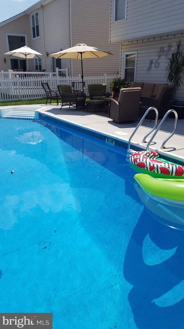 4408 Fieldgreen Rd, Baltimore MD 21236-1815 exterior