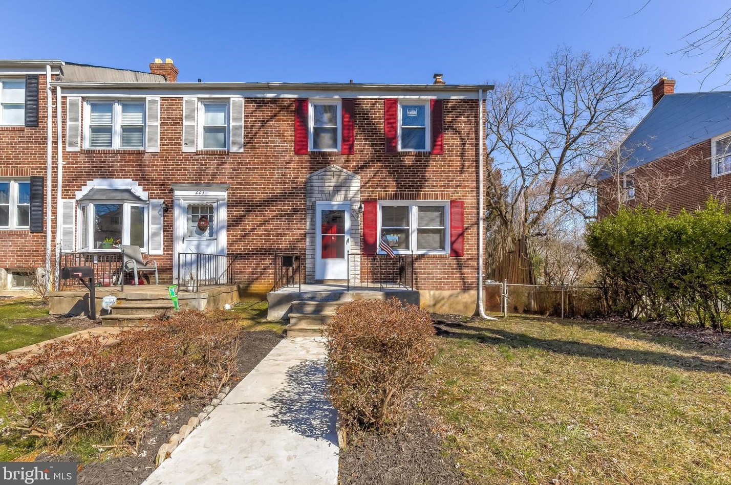 225 Medwick Garth, Baltimore, MD 21228-2101