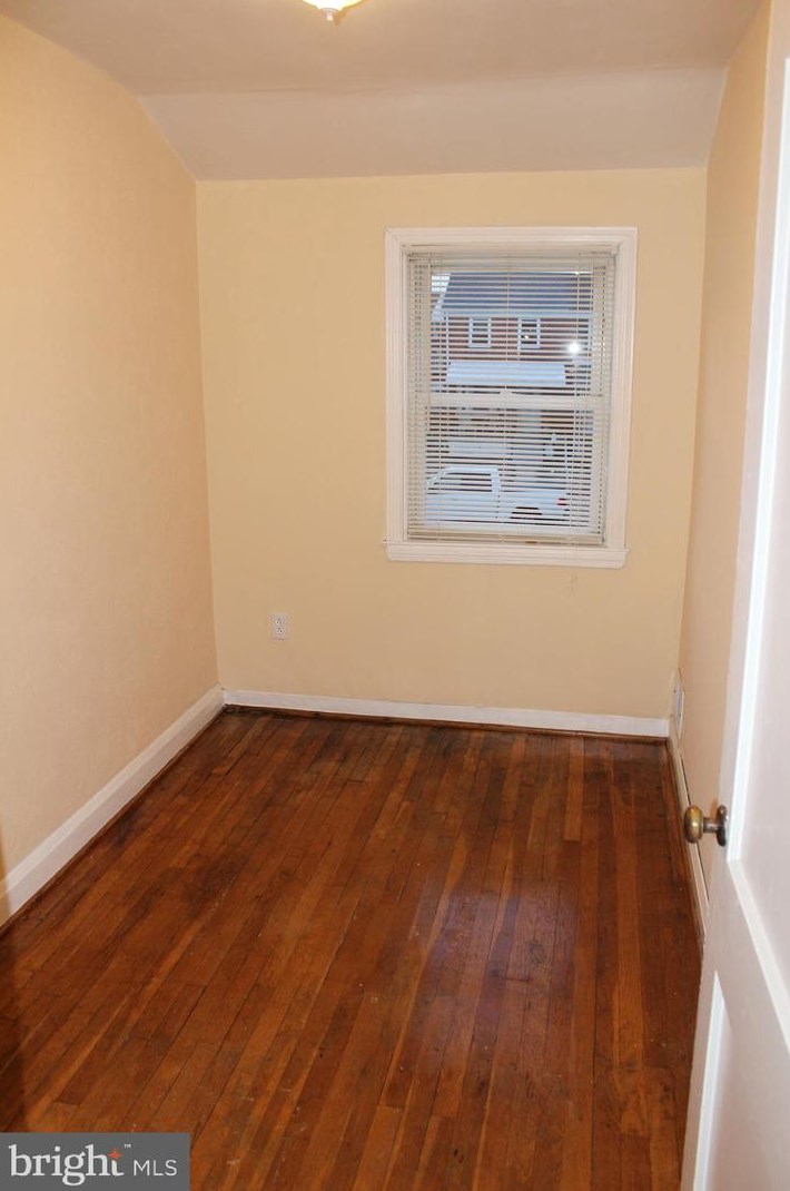 1911 Dineen Dr, Baltimore MD 21222-4725 exterior