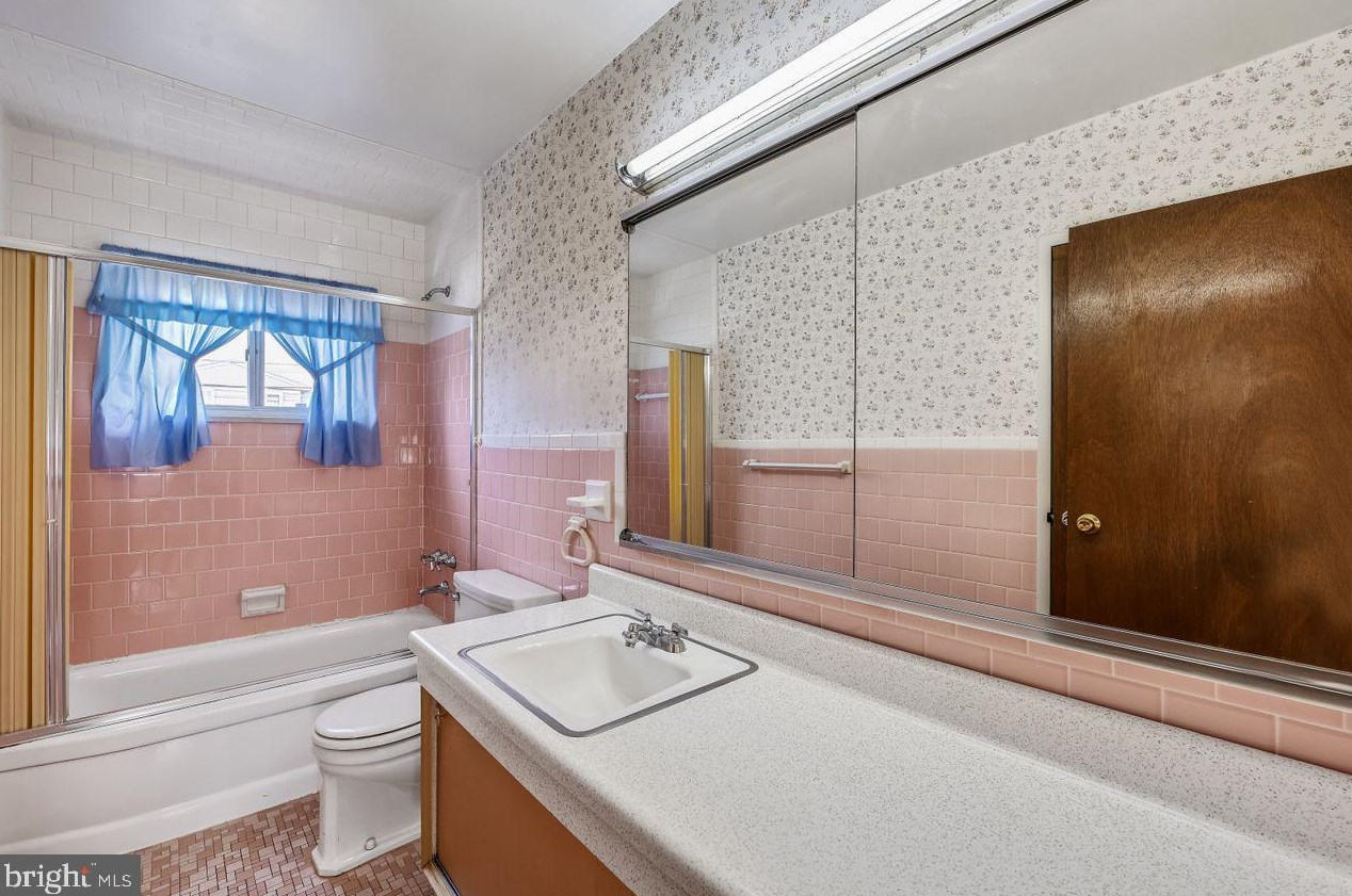 1026 Lakemont Rd, Baltimore MD 21228-1249 exterior