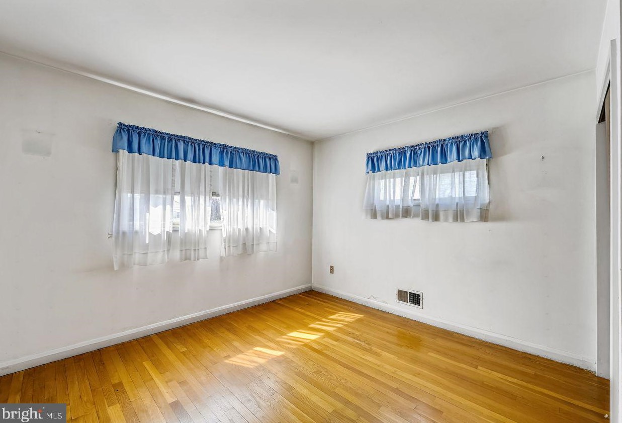 1026 Lakemont Rd, Baltimore MD 21228-1249 exterior