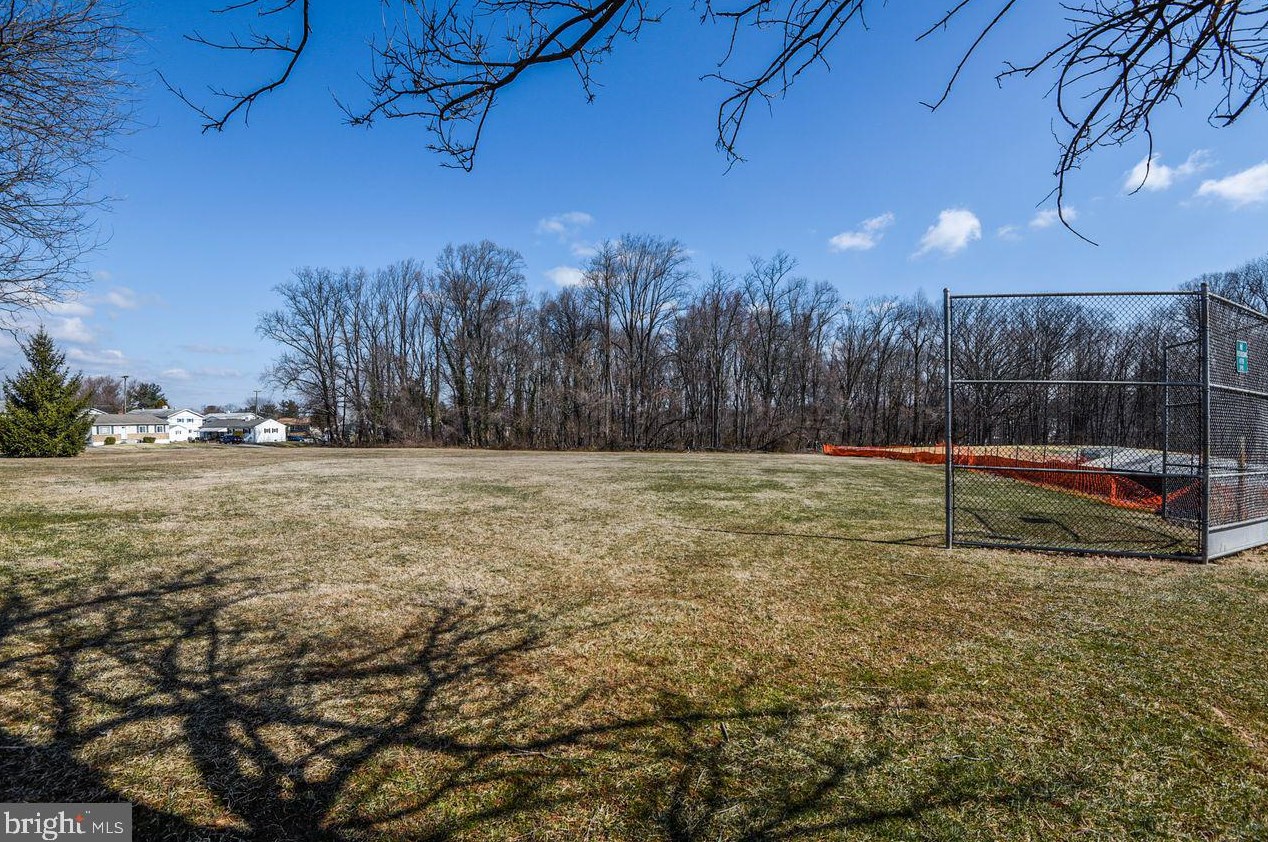 1026 Lakemont Rd, Baltimore MD 21228-1249 exterior