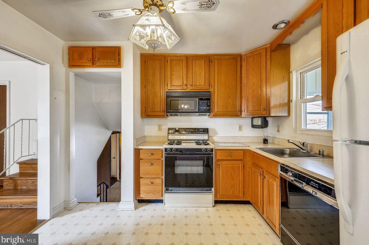 1026 Lakemont Rd, Baltimore MD 21228-1249 exterior