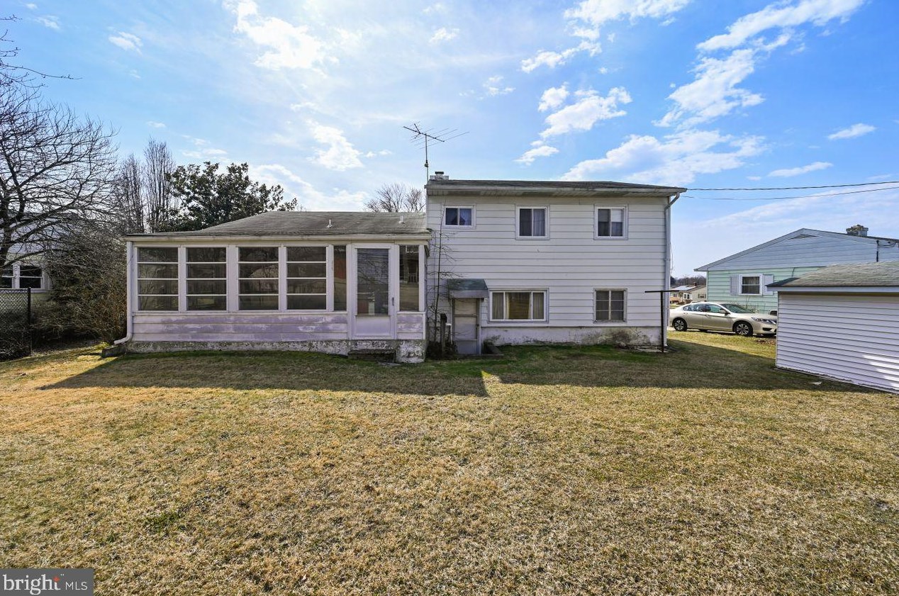 1026 Lakemont Rd, Baltimore MD 21228-1249 exterior