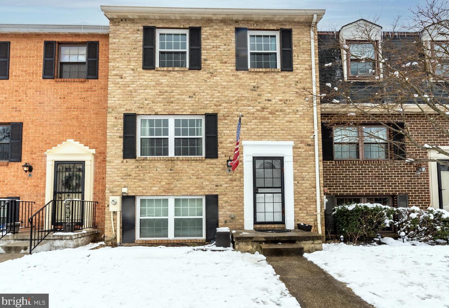 19 Golden Hill Ct, Baltimore, MD 21228-2436