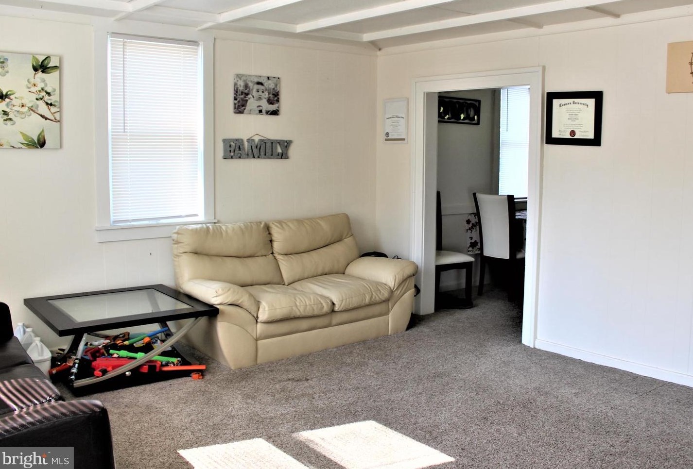 16 Village Rd, Baltimore, MD 21208-2909