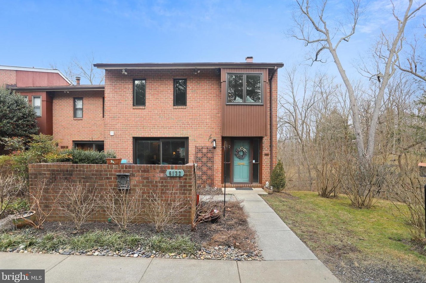 6132 Buckingham Manor Dr, Baltimore, MD 21210-1004