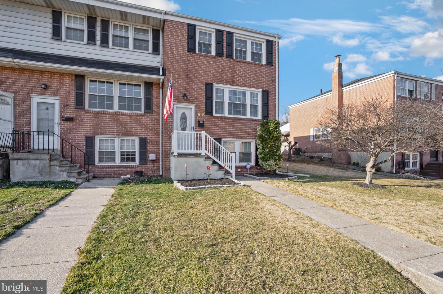 912 Grovehill Rd, Baltimore, MD 21227-3810