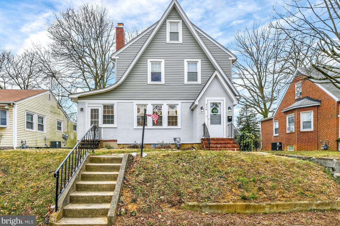 648 Aldershot Rd, Baltimore, MD 21229-2110