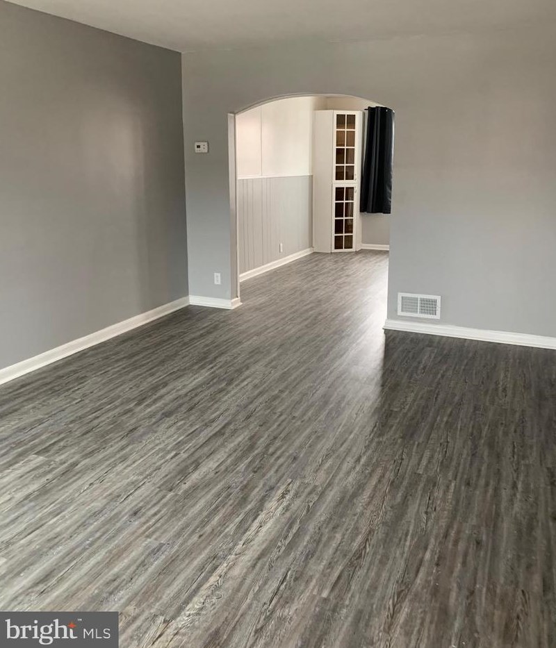 7436 Durwood Rd, Baltimore, MD 21222-1306