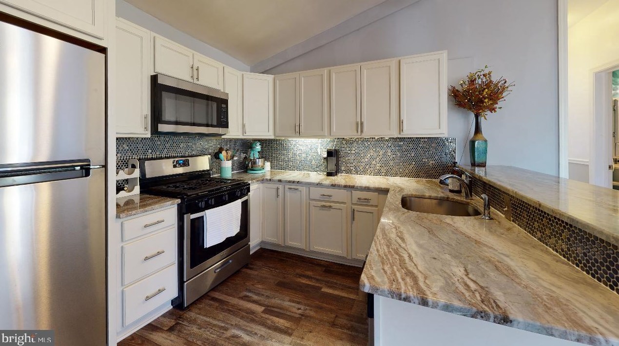 11 Prospect Ave, Baltimore MD  21228-3532 exterior