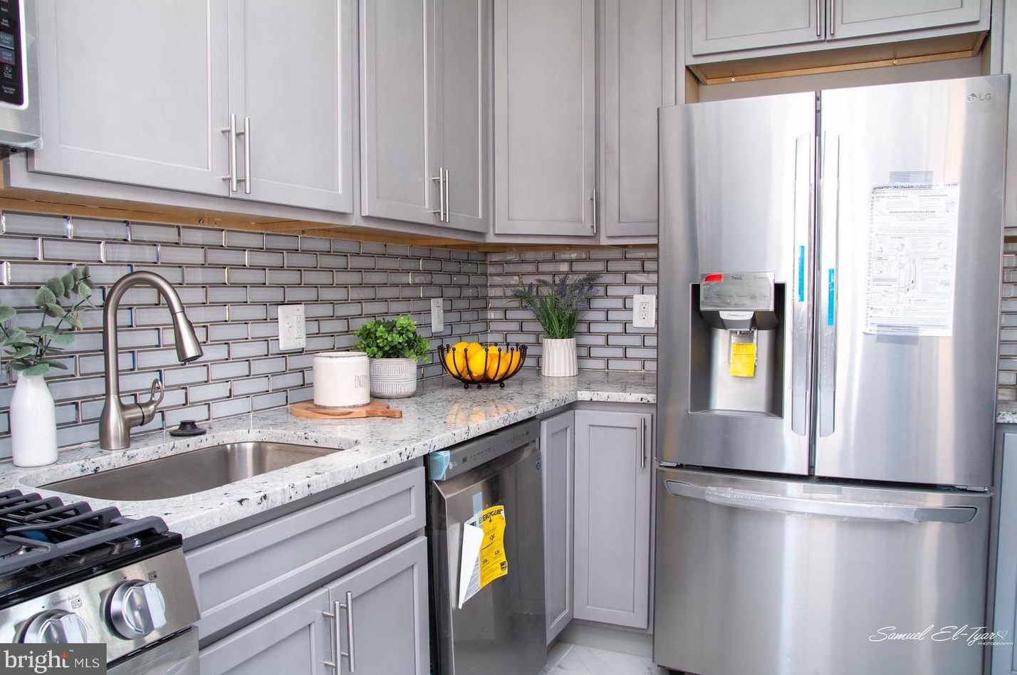 819 Edmondson Ave, Baltimore MD  21201-1404 exterior