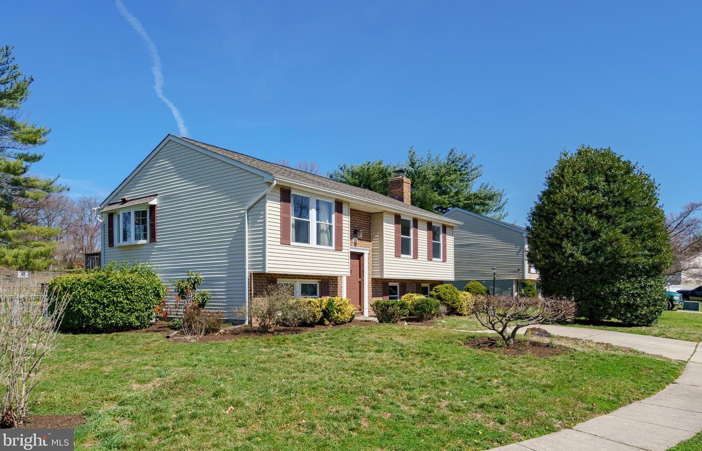 8 Raintree Ct, Baltimore, MD 21221-3269