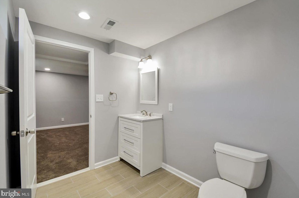 1324 Maple Ave, Baltimore MD  21221-6027 exterior