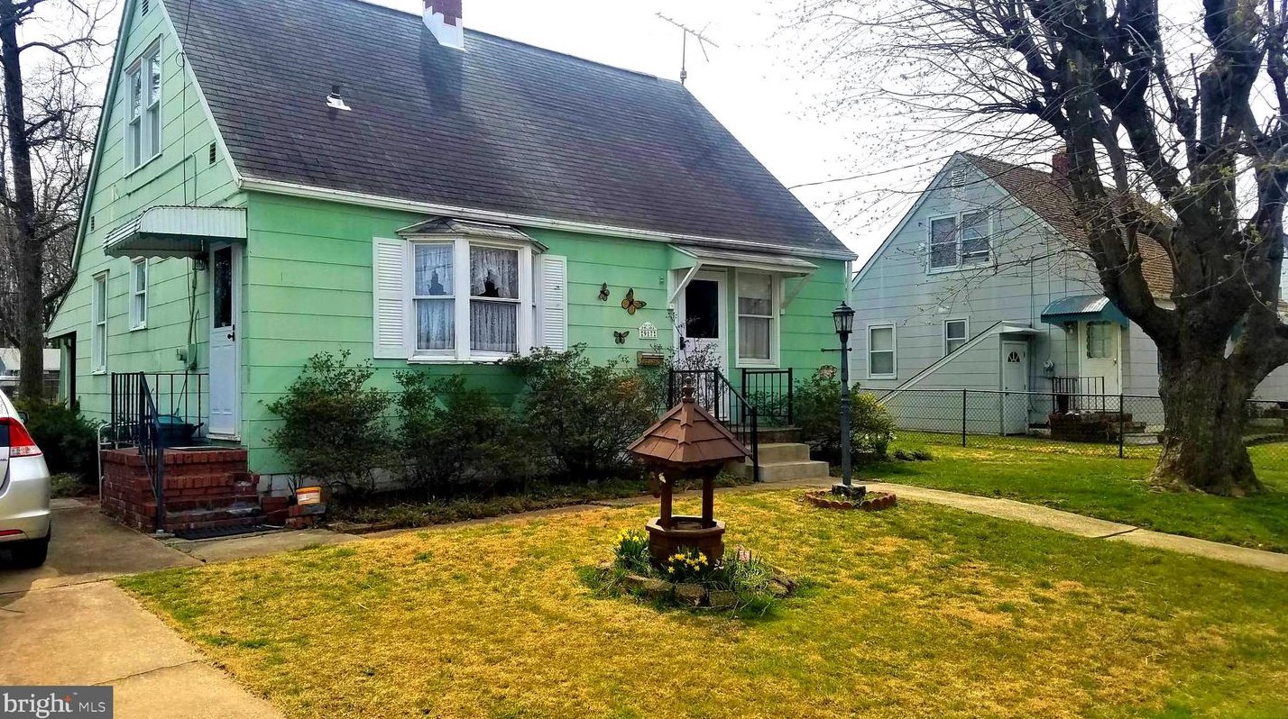 917 Kinwat Ave, Baltimore, MD 21221-5217