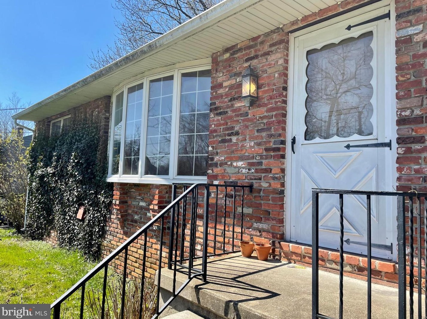 615 Longview Dr, Baltimore, MD 21228-1730