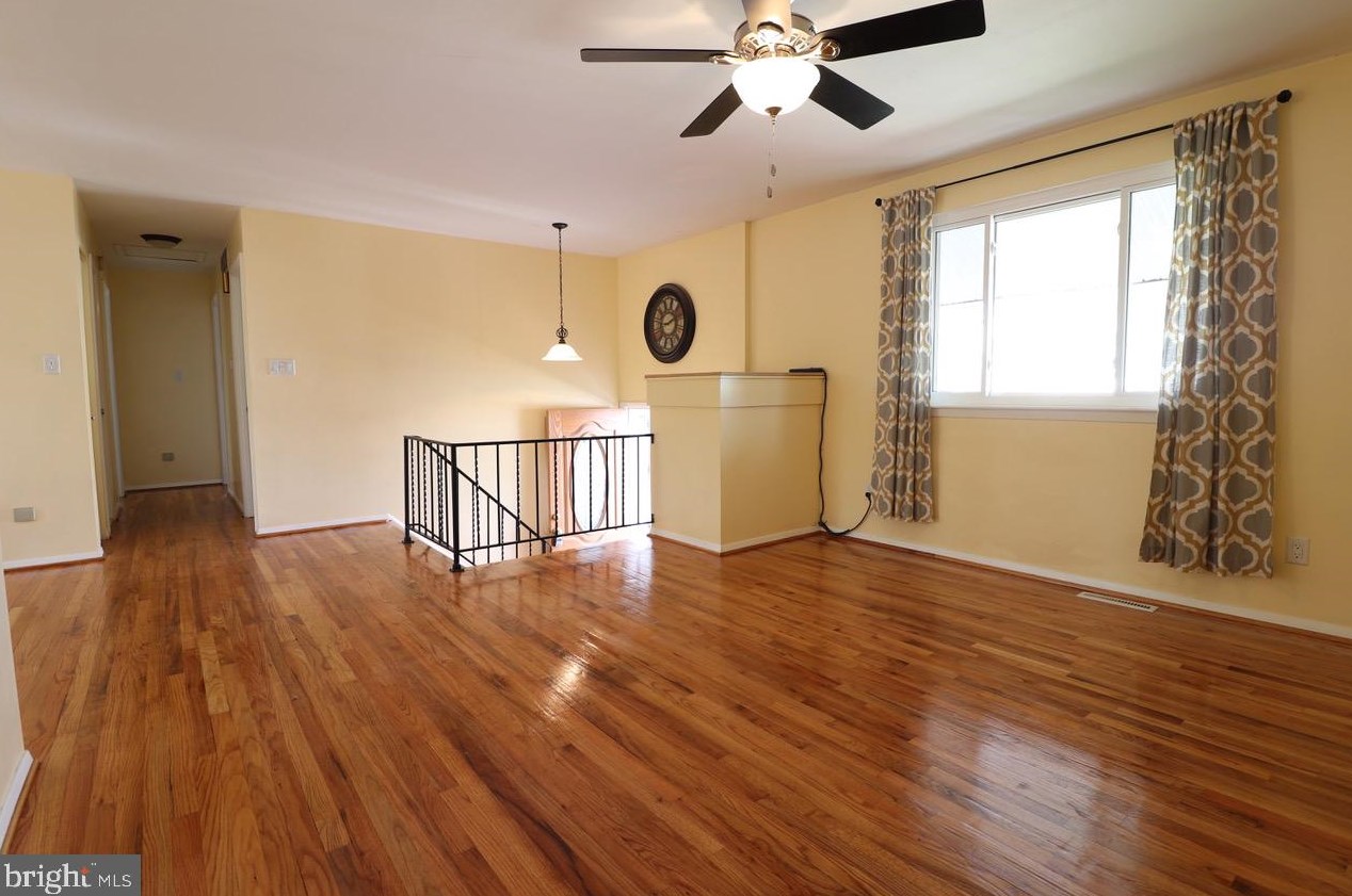 8622 Silver Meadow Ln, Baltimore, MD 21236-2741