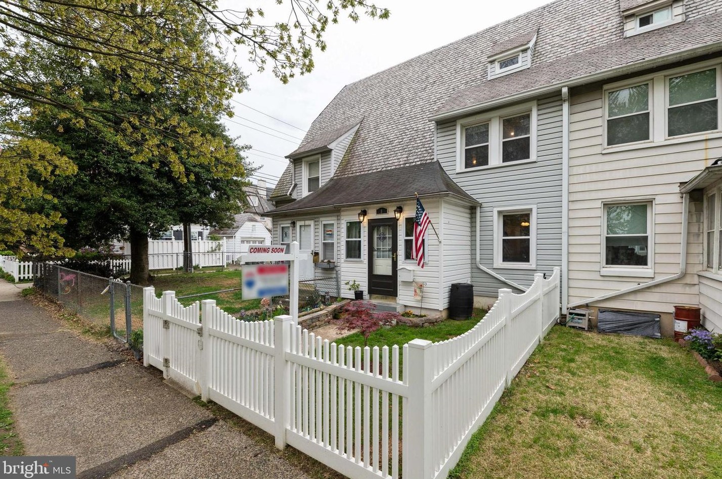 8 Admiral Blvd, Baltimore, MD 21222-4337