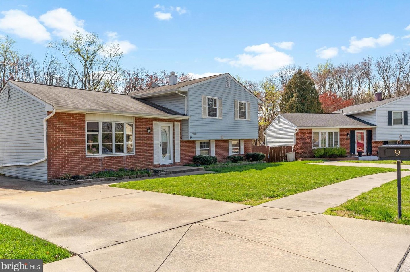 9 Delgreen Ct, Baltimore, MD 21236-1802