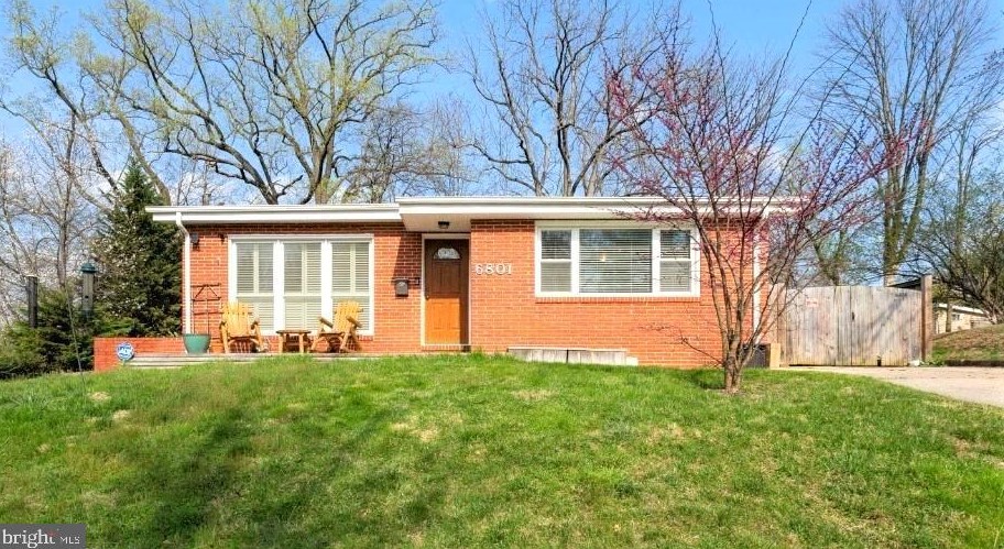 6801 Darwood Dr, Baltimore, MD 21209-1407