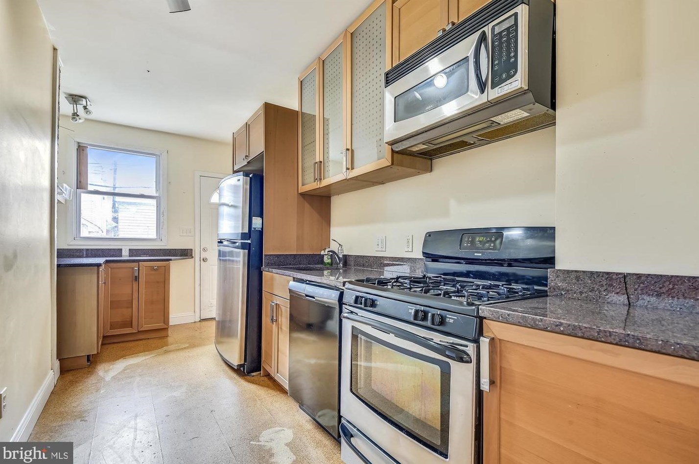 137 Ventnor Ter, Baltimore, MD 21222-4250