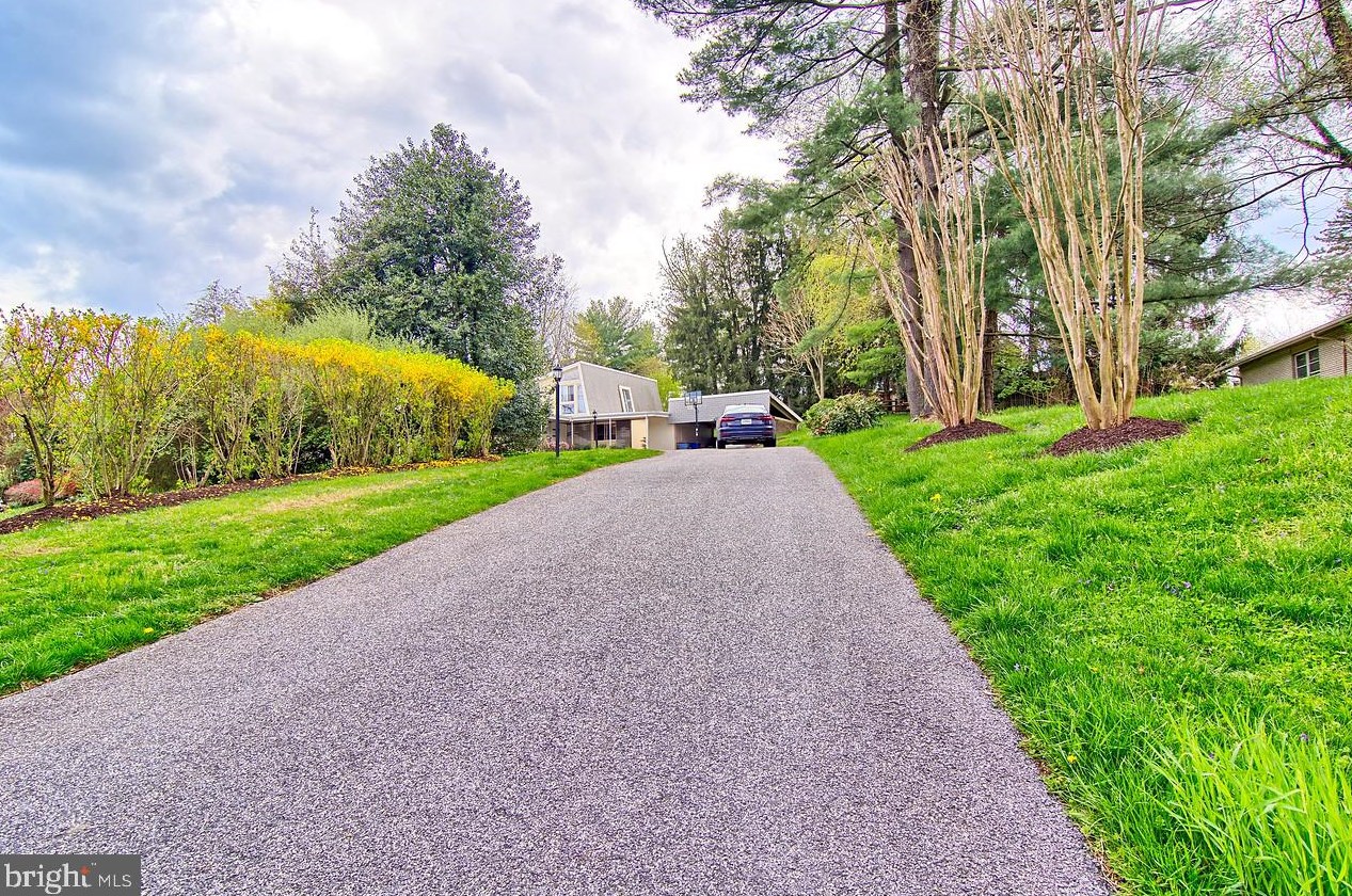 3403 Birch Hollow Rd, Baltimore, MD 21208-1840