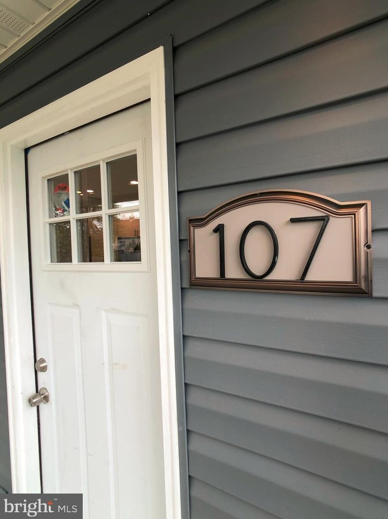 107 Delmar Ave, Baltimore, MD 21222-4854