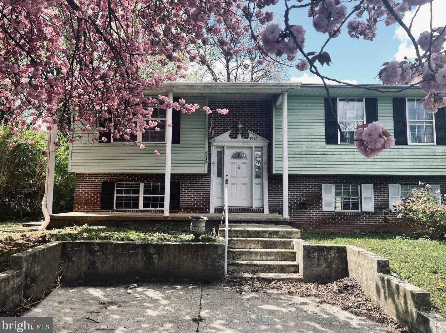 5949 Sunset Ave, Baltimore, MD 21207-5037
