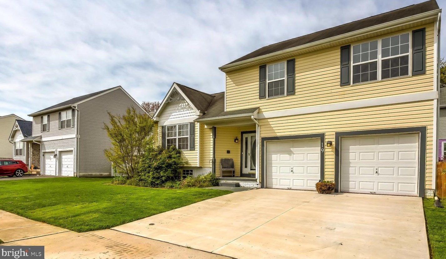 19 Oldfield Ct, Baltimore, MD 21220-1547