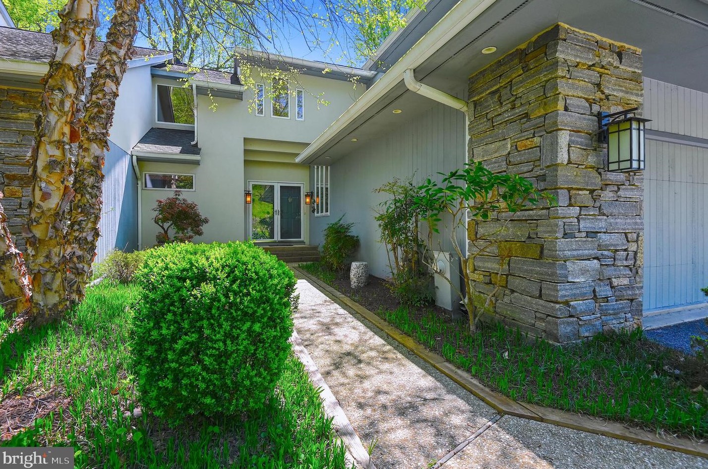6717 Newstead Ln, Baltimore, MD 21209-2023