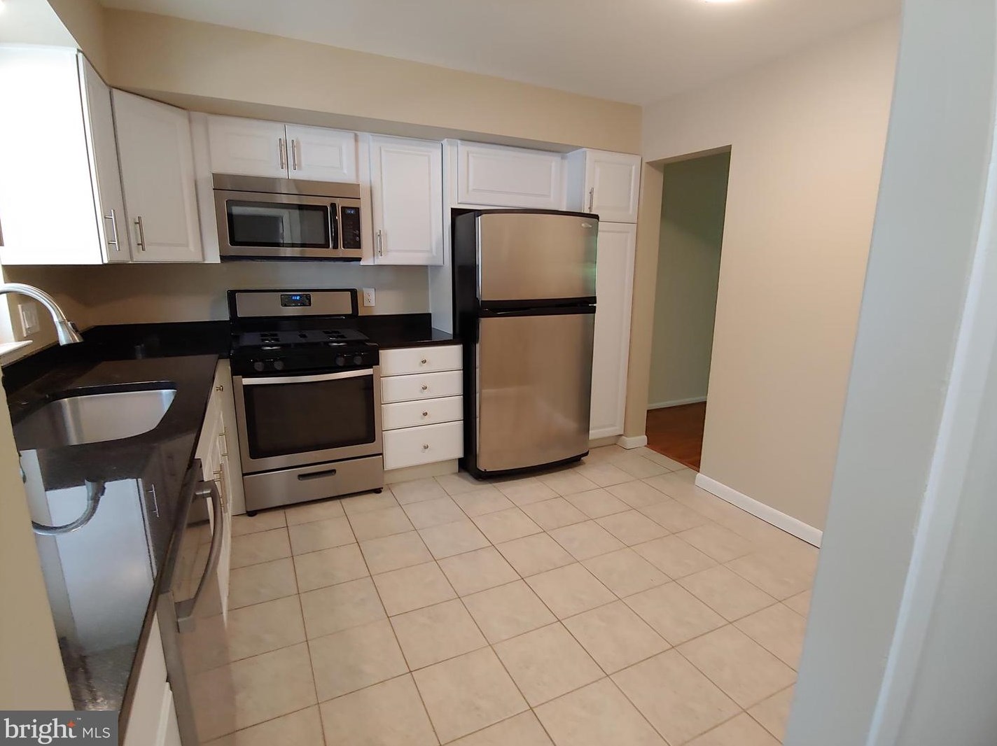 17 Bellows Ct, Baltimore, MD 21204