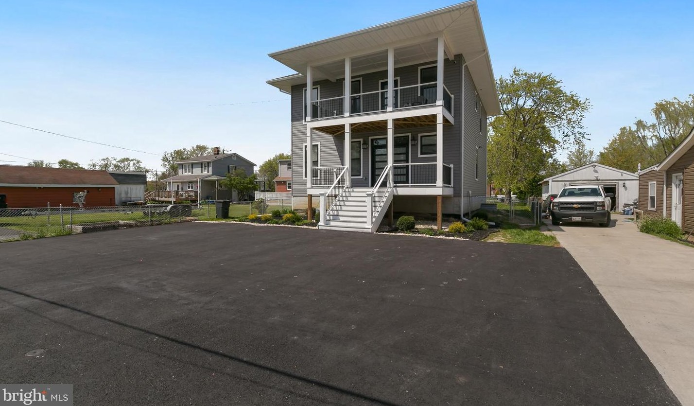 7504 Iroquois Ave, Baltimore, MD 21219-2124