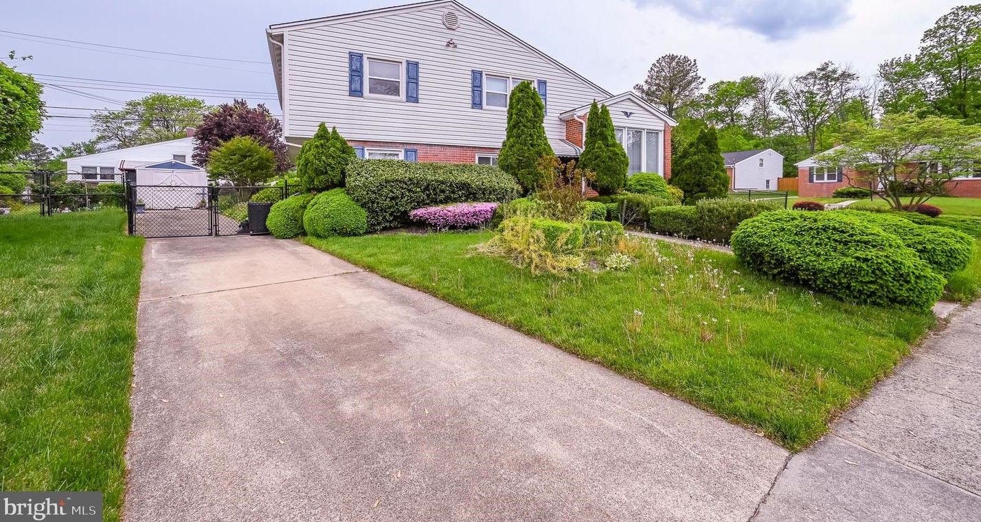 3401 Merle Dr, Baltimore, MD 21244-3666