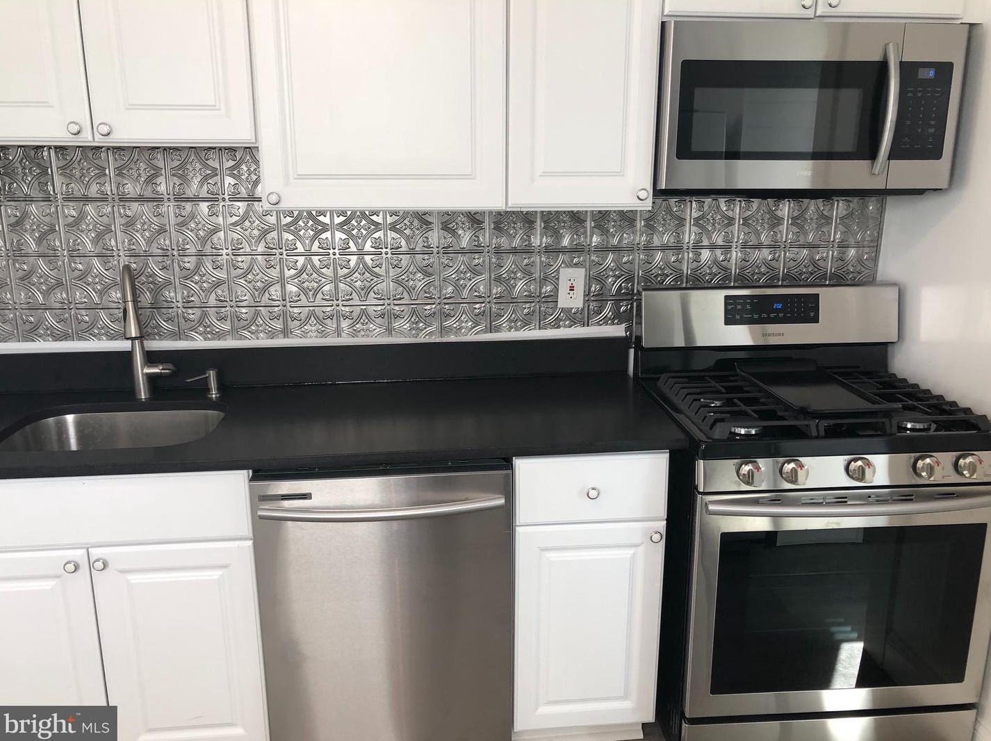 306 Pinewood Rd, Baltimore, MD 21222