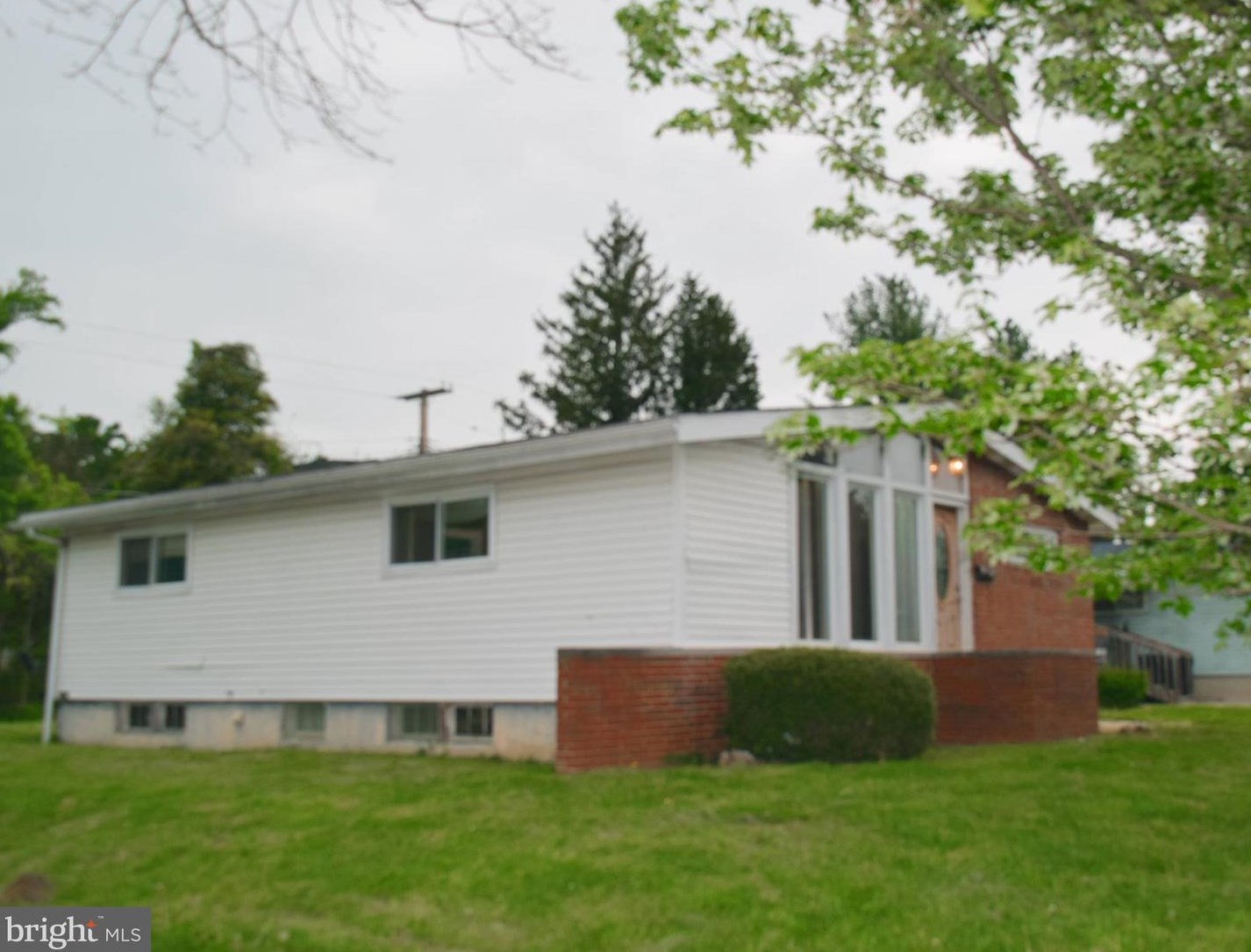 2 Sturgis Ct, Baltimore, MD 21208-5838